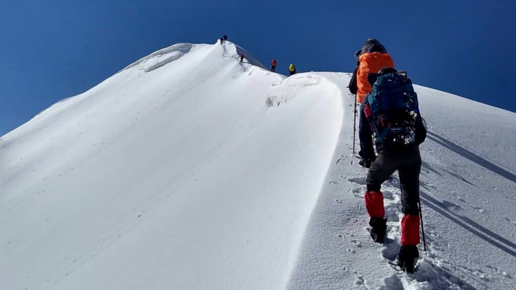 bali pass trek image